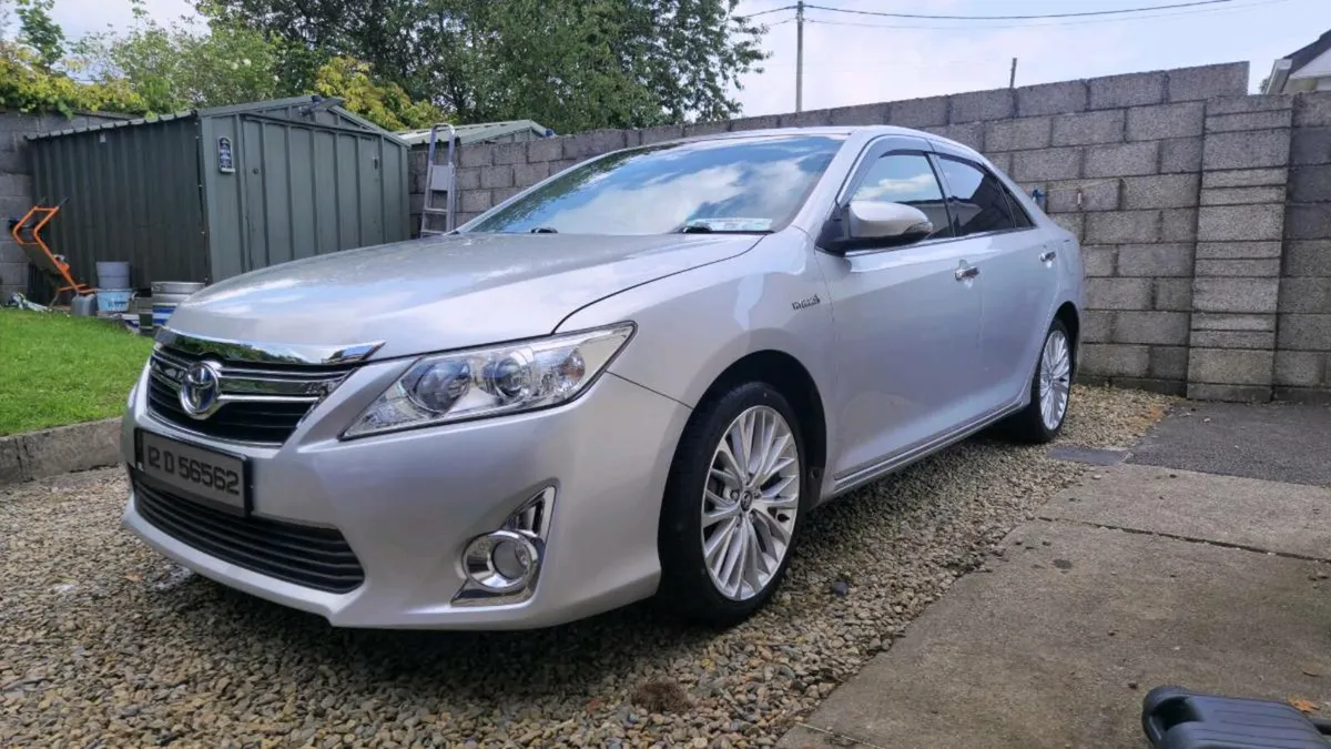 Toyota camry 2012 Hybrid - Image 3