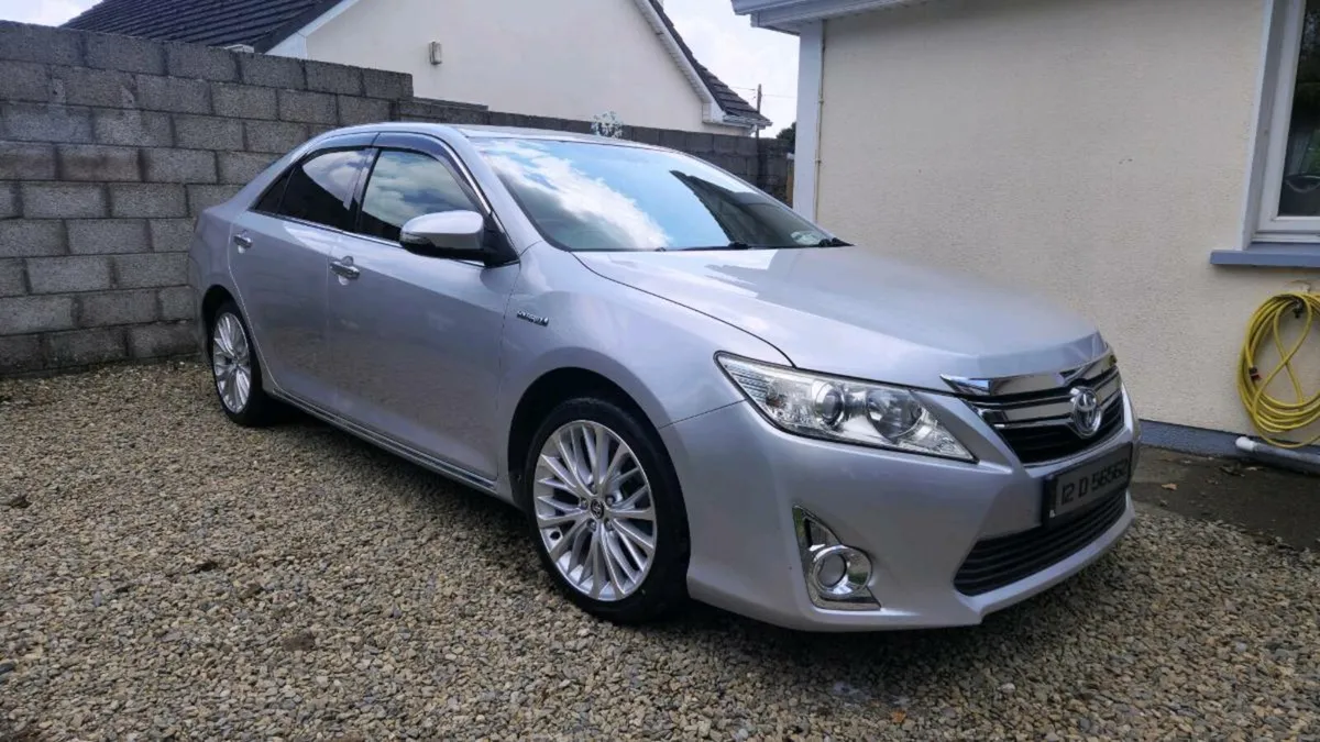 Toyota camry 2012 Hybrid - Image 1