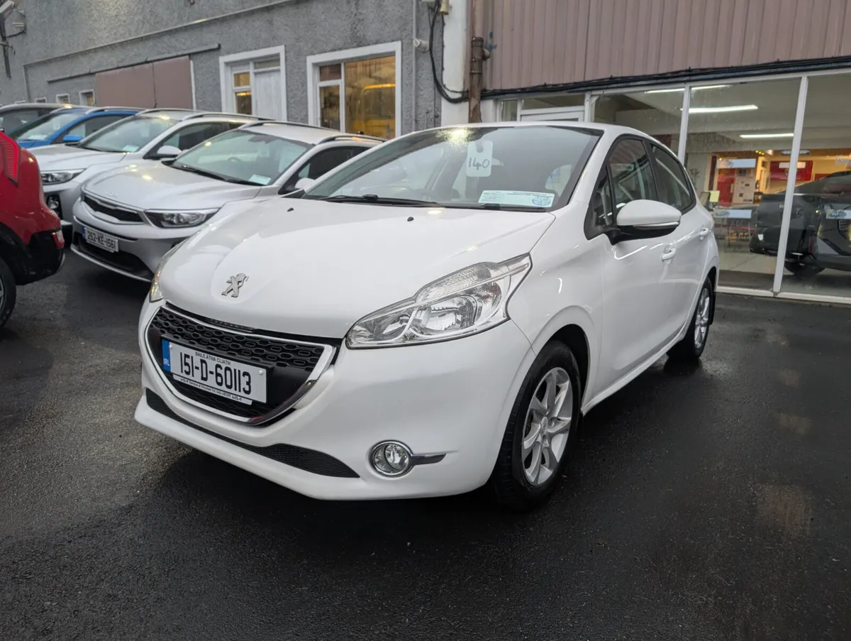 Peugeot 208 1.0 Petrol 2015 - Image 2