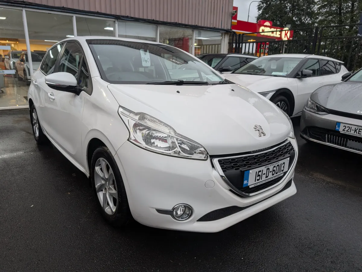Peugeot 208 1.0 Petrol 2015 - Image 1