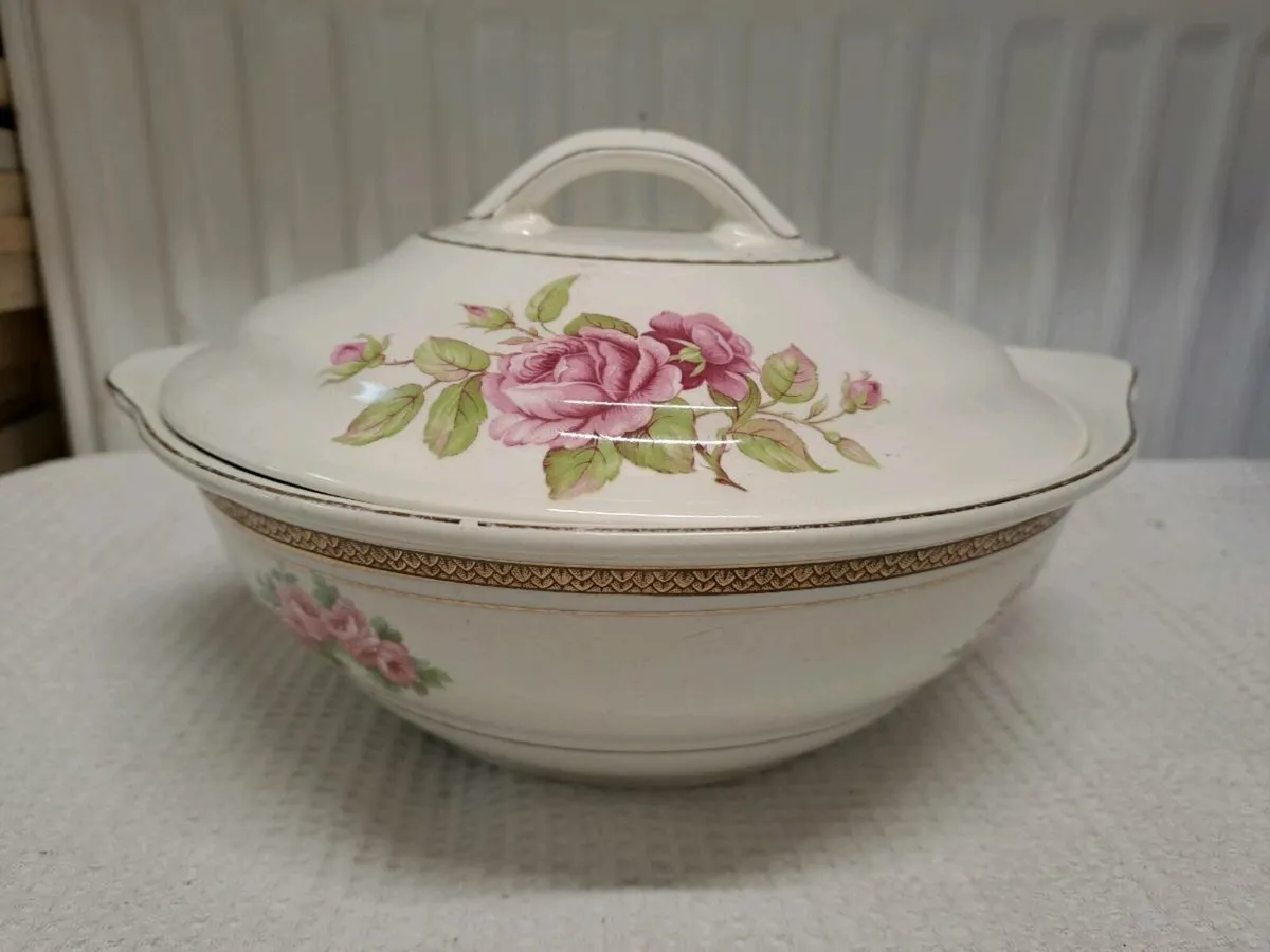 John Maddocks & Sons tureen - Image 1