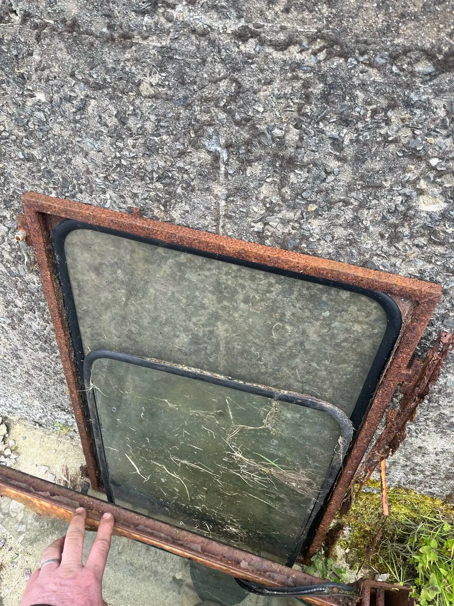 Massey 50d - Image 1