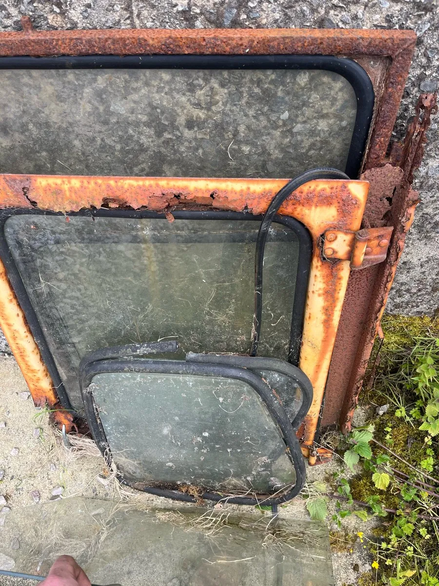 Massey 50d - Image 2