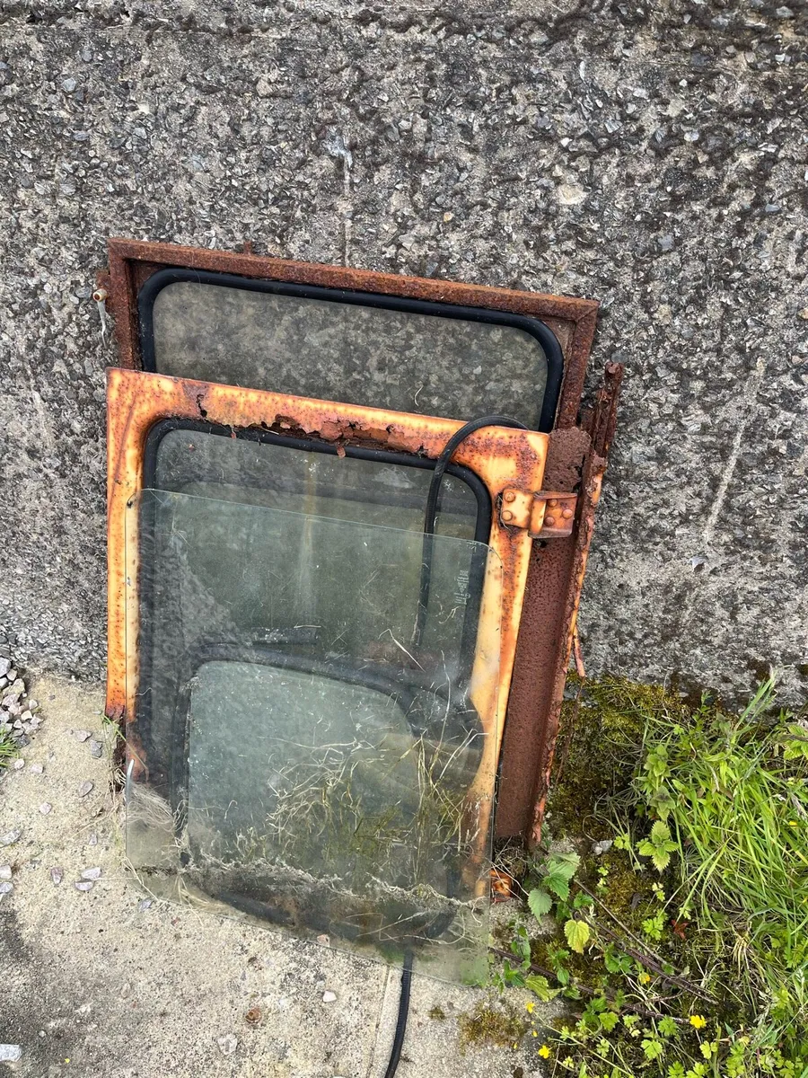 Massey 50d - Image 3