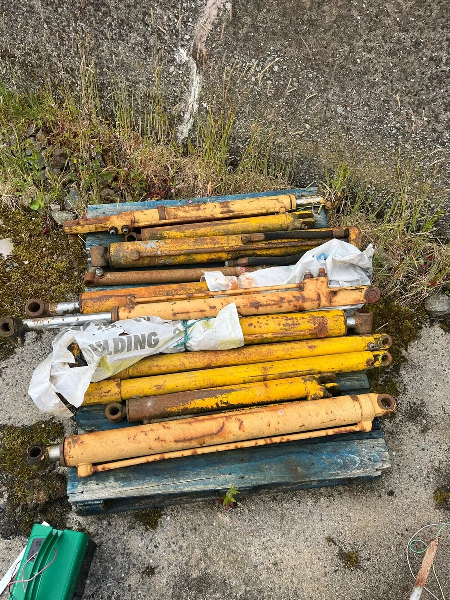 Massey 50d - Image 4