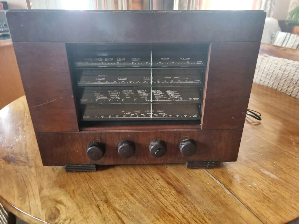 Old masters voice radio - Image 1