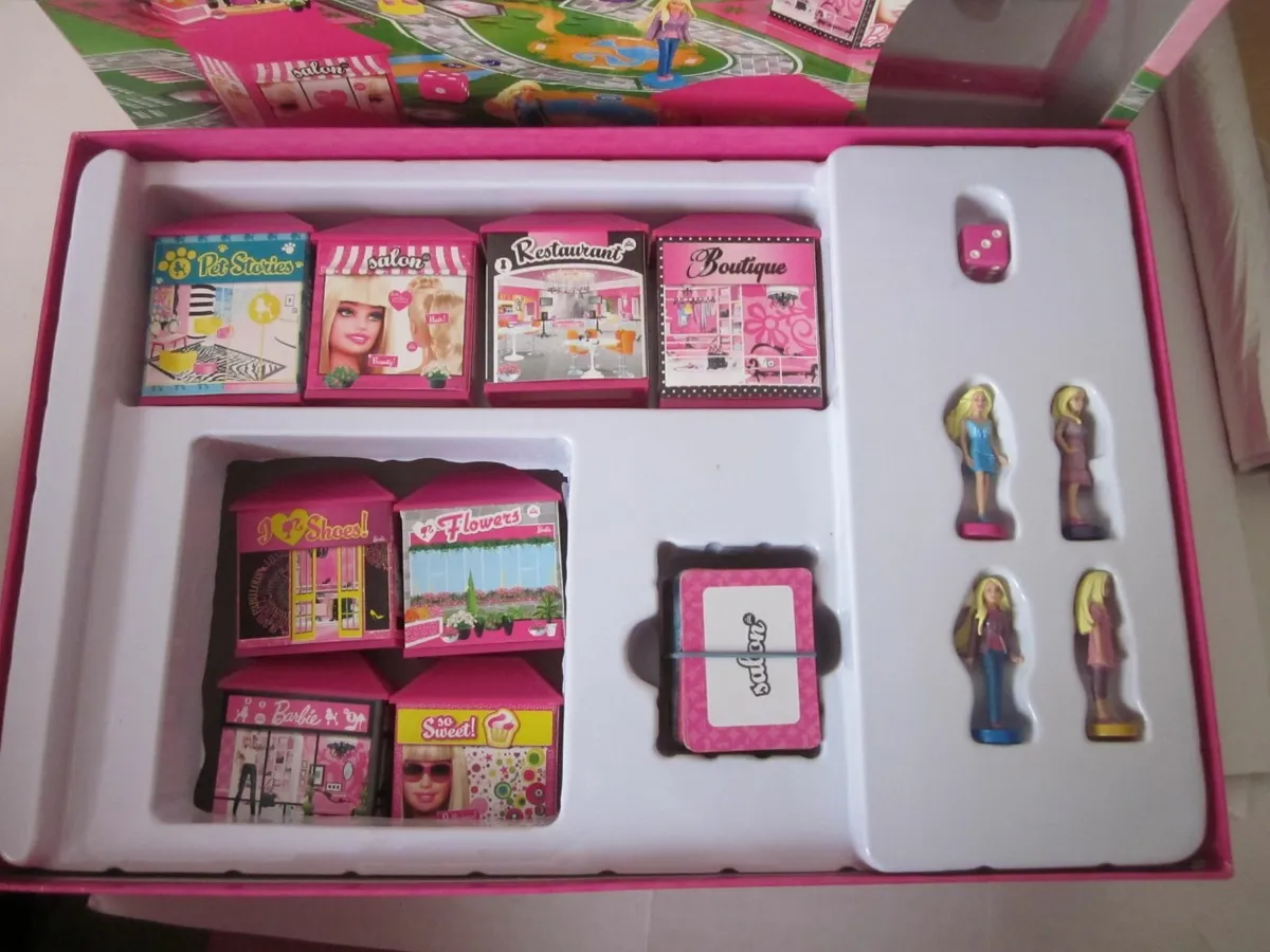 New Barbie Fashion City Board Game - Image 4