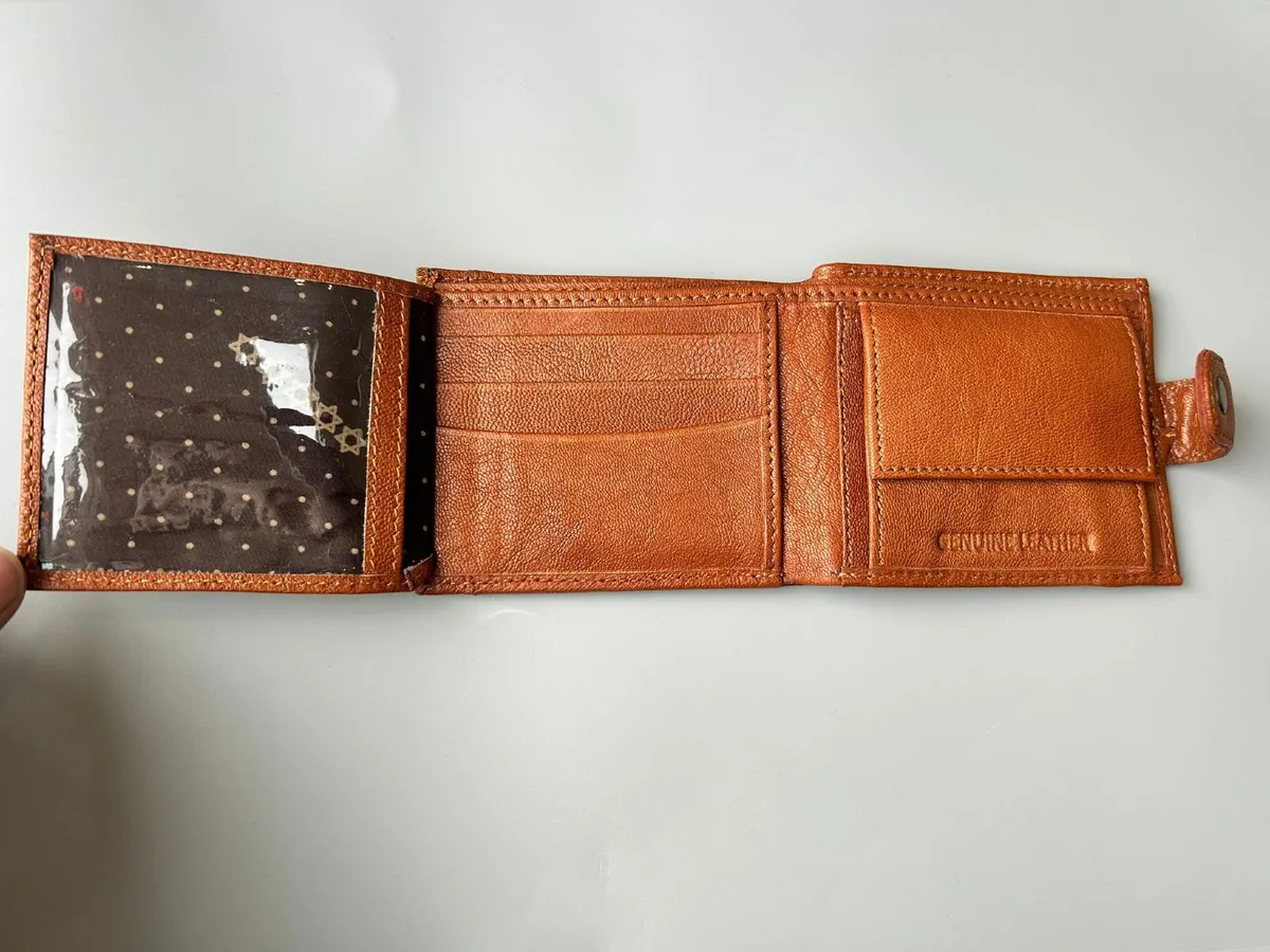 Genuine Leather RFID blocking Wallet - Image 1