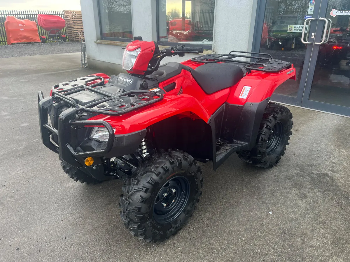 AS NEW!  ONLY 17 HRS - HONDA 520 MANUAL - Image 2