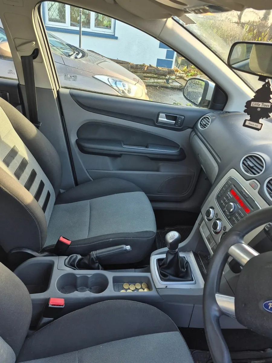 Ford Focus 2010 - Image 3