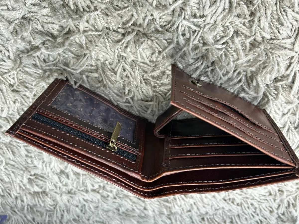 Brand new genuine leather trifold wallet - Image 2