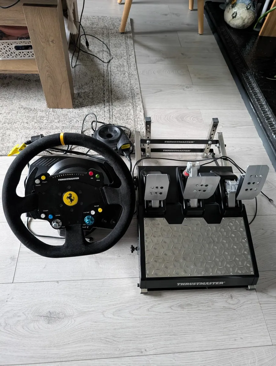 Thrustmaster TS-PC Ferrari Edition + TCLM pedals - Image 1