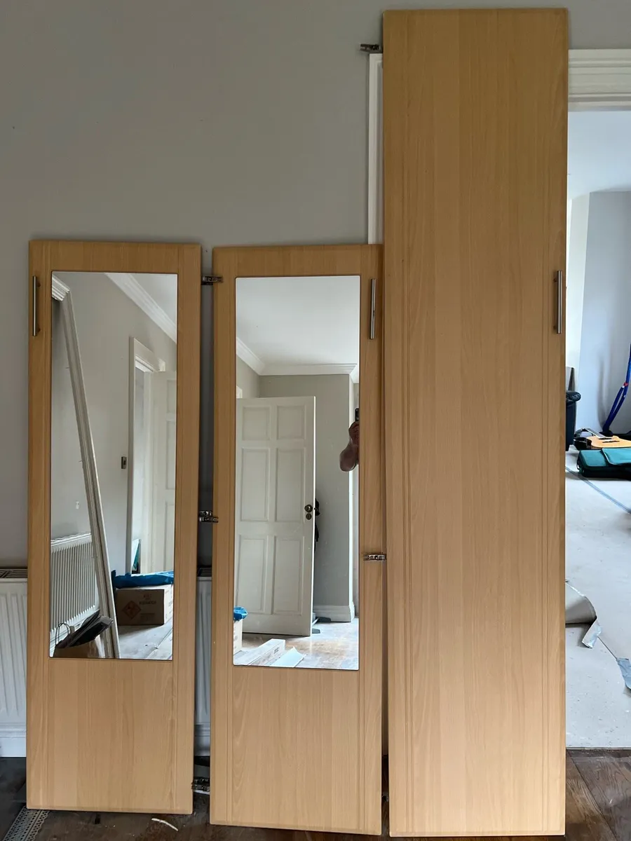 Wardrobe doors and drawers - Image 1