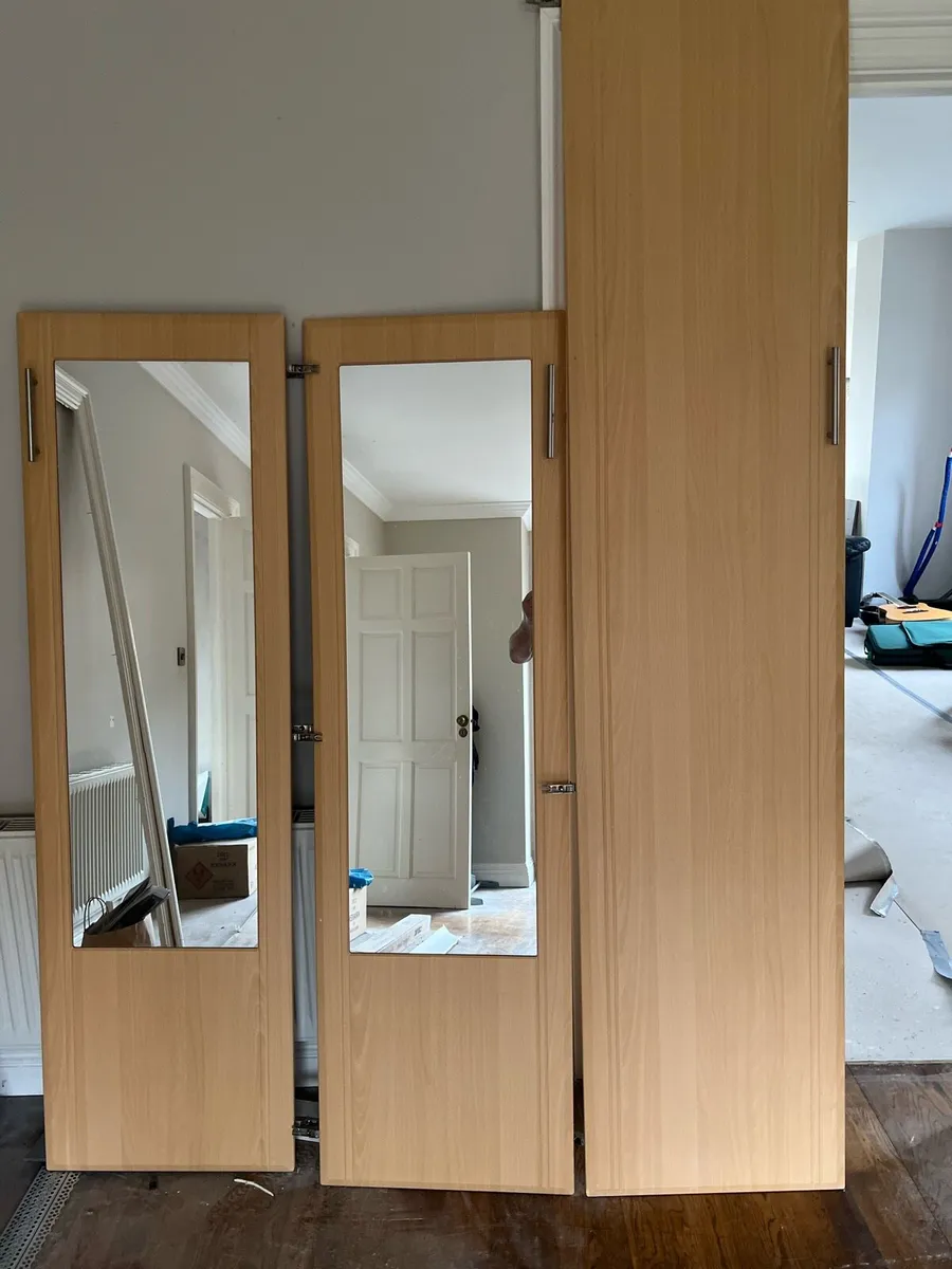 Wardrobe doors and drawers - Image 2