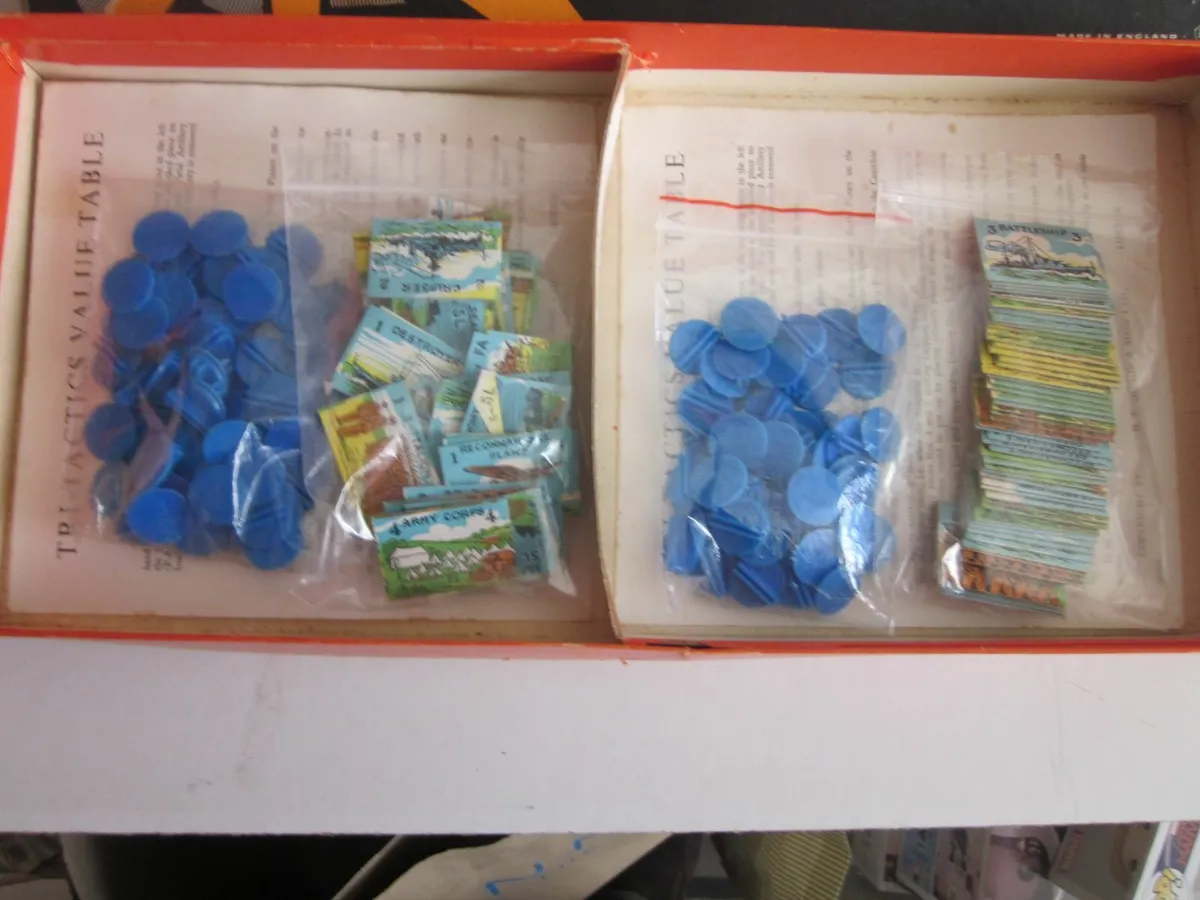 Vintage Tri-Tactics Board Game 1940/1950s - Image 2