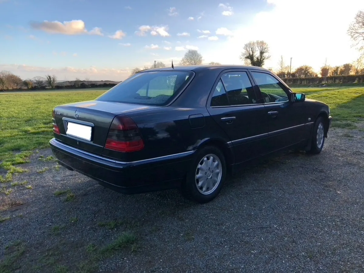 Mercedes-Benz C-Class 1998 - Image 4