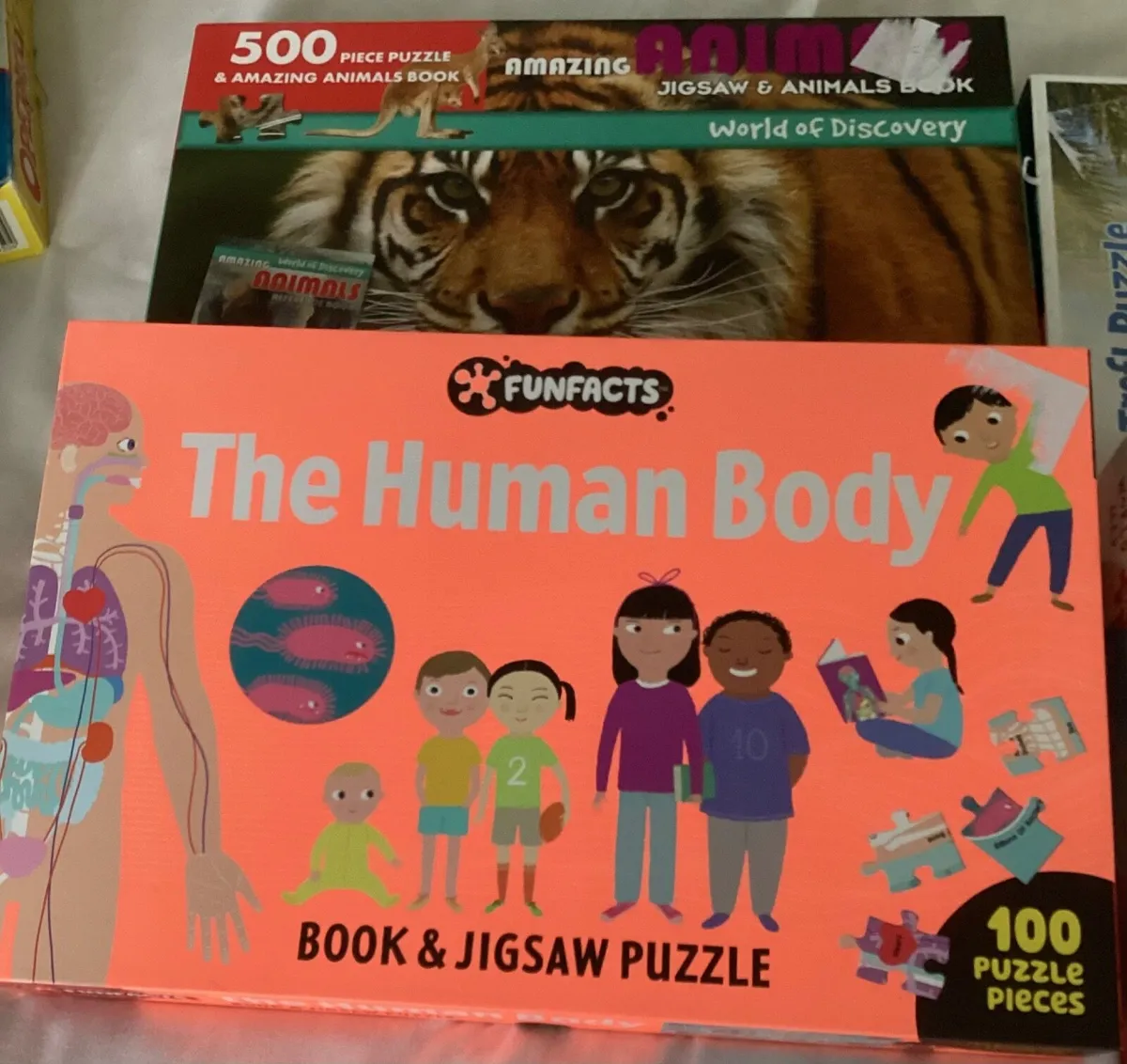 Jigsaws and games - Image 1