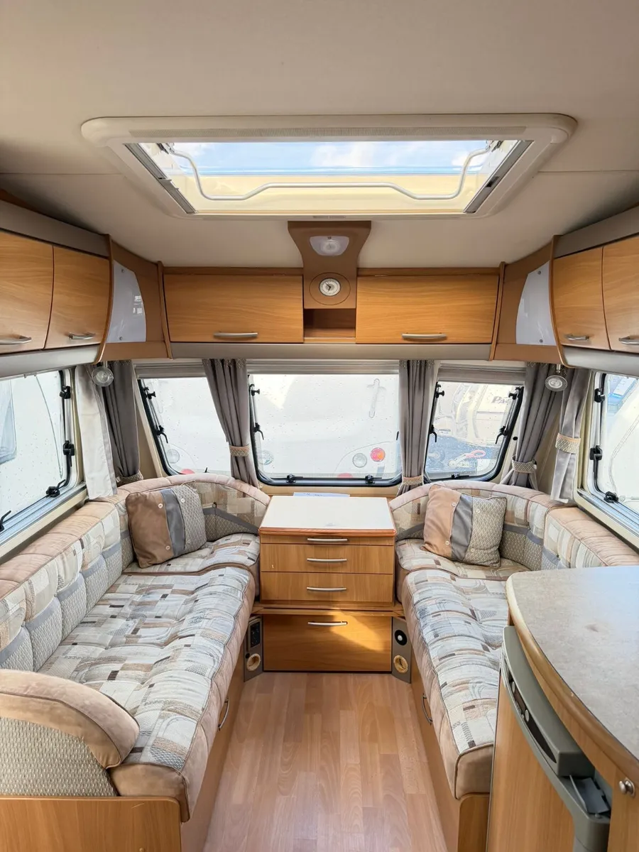 ✨SWIFT CONQUEROR SILVER SIDE 4 BERTH FIXED BED✨ - Image 4