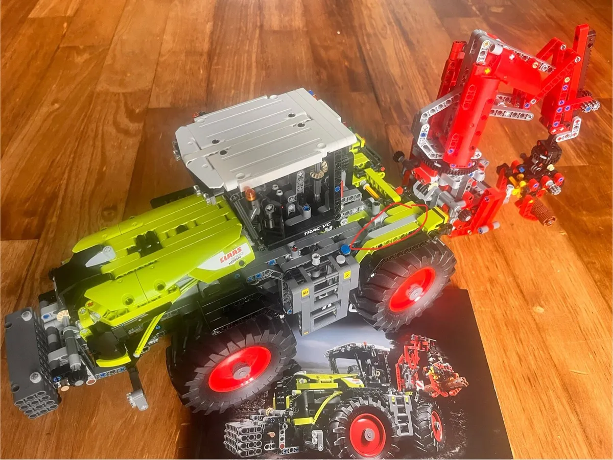 LEGO 42054 Technic CLAAS Xerion 5000 Tractor - Image 2