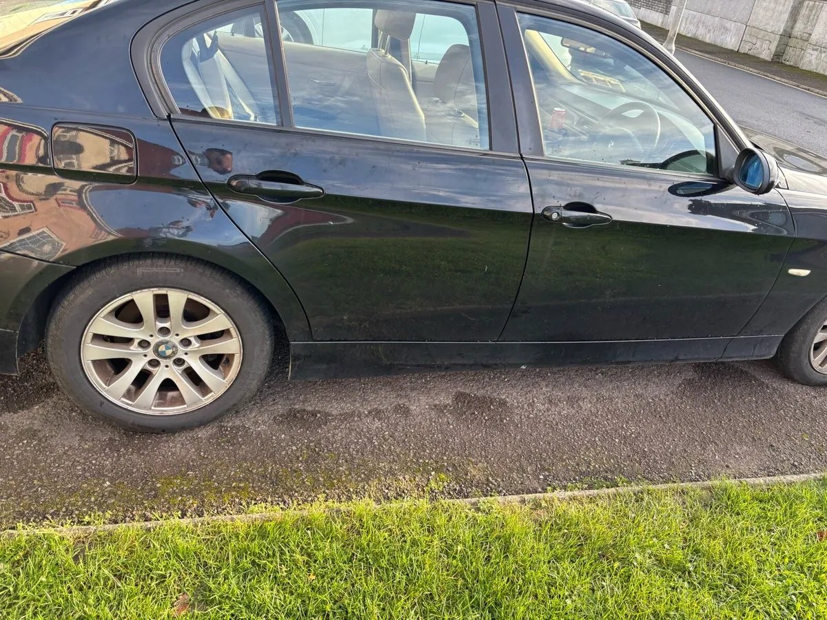 08 BMW 3 Series - Image 2