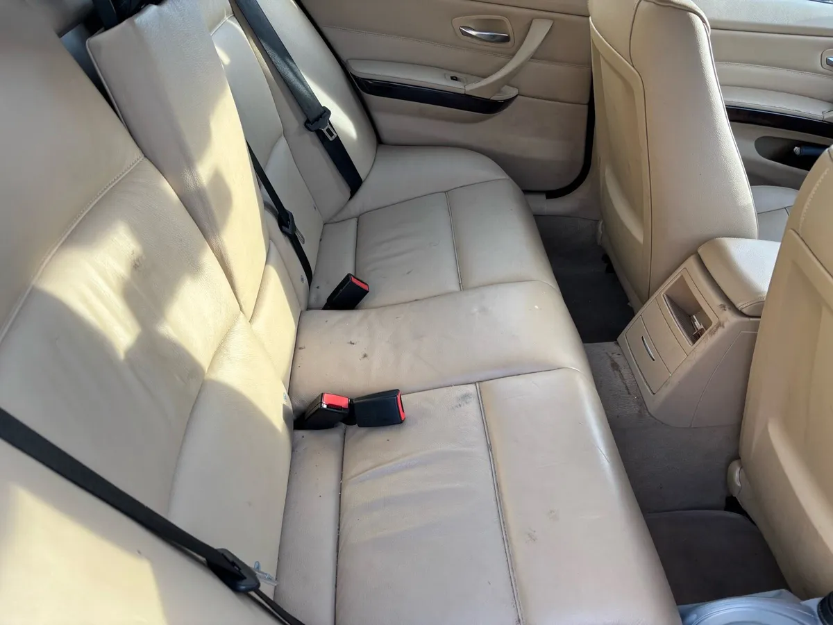 08 BMW 3 Series - Image 4