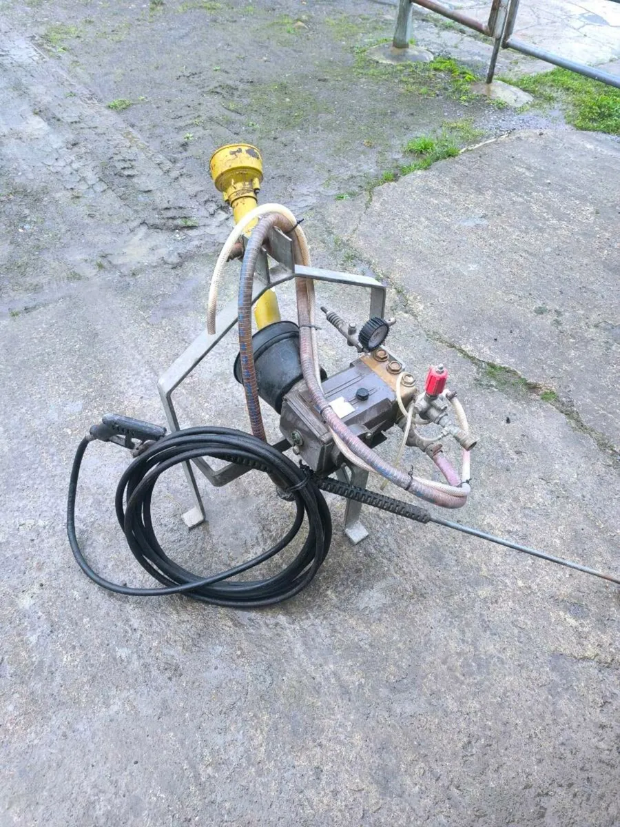 Hawk Tractor Power Washer - Image 2