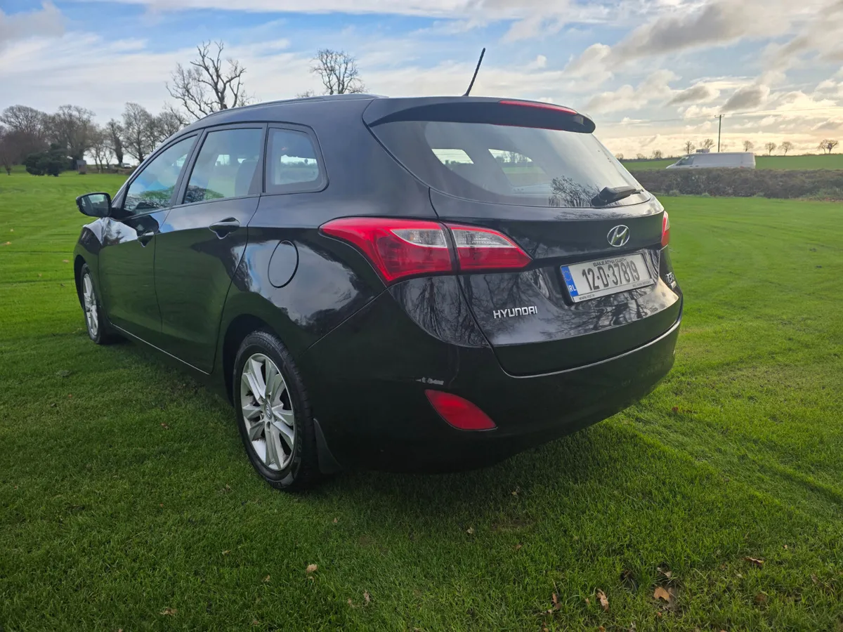 Hyundai i30  ( 1.4 diesel NCT) - Image 2