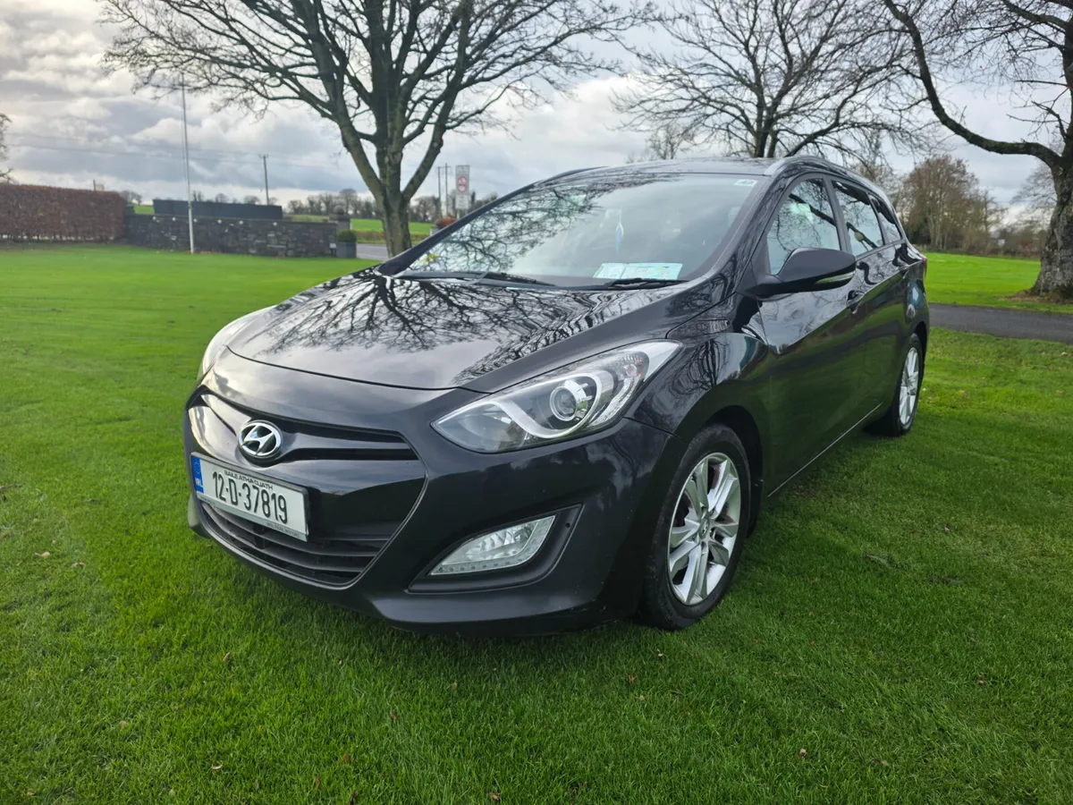 Hyundai i30  ( 1.4 diesel NCT) - Image 1