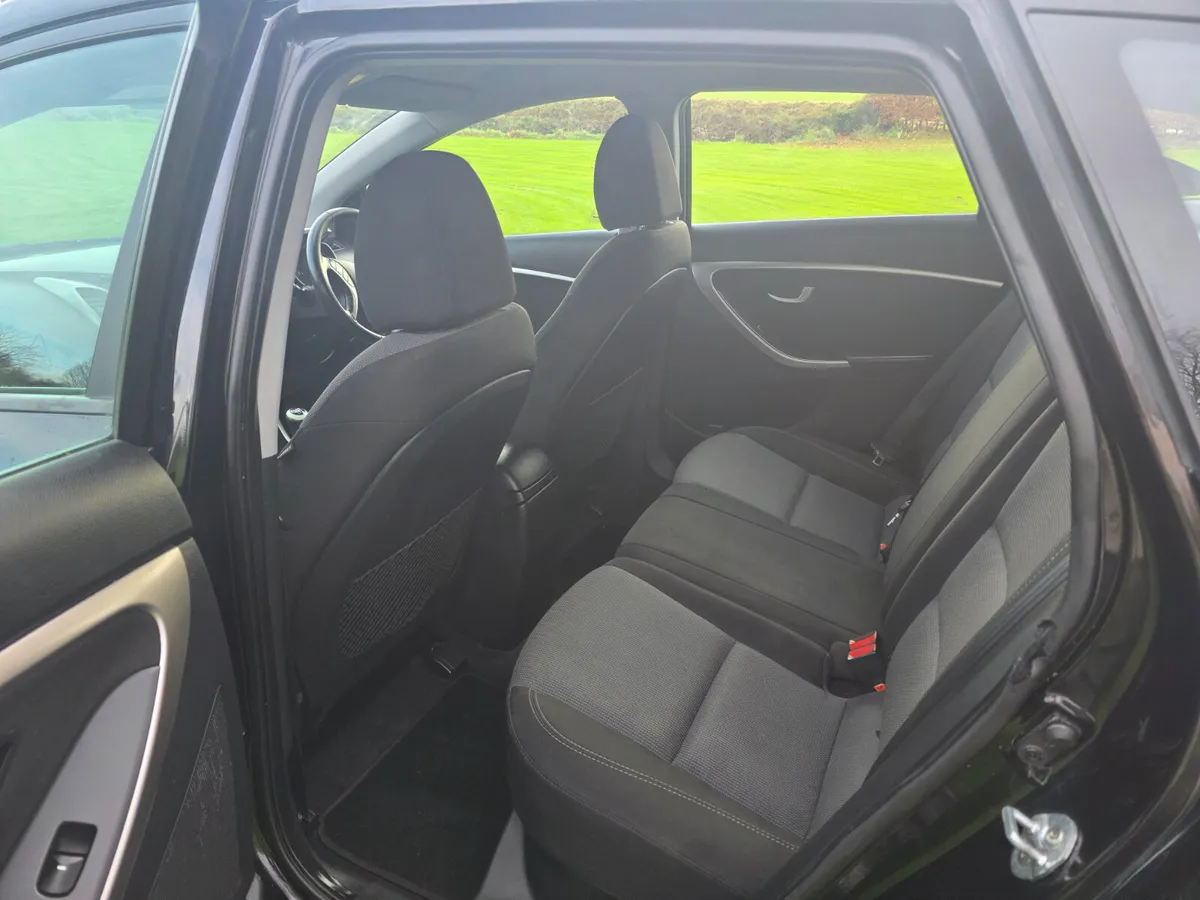 Hyundai i30  ( 1.4 diesel NCT) - Image 4