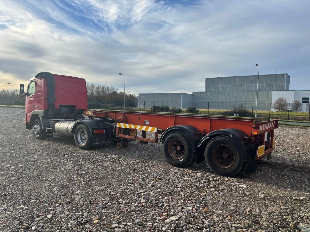 Volvo Fh and 20ft skelly - Image 1