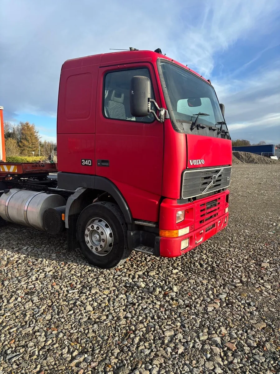 Volvo Fh and 20ft skelly - Image 4