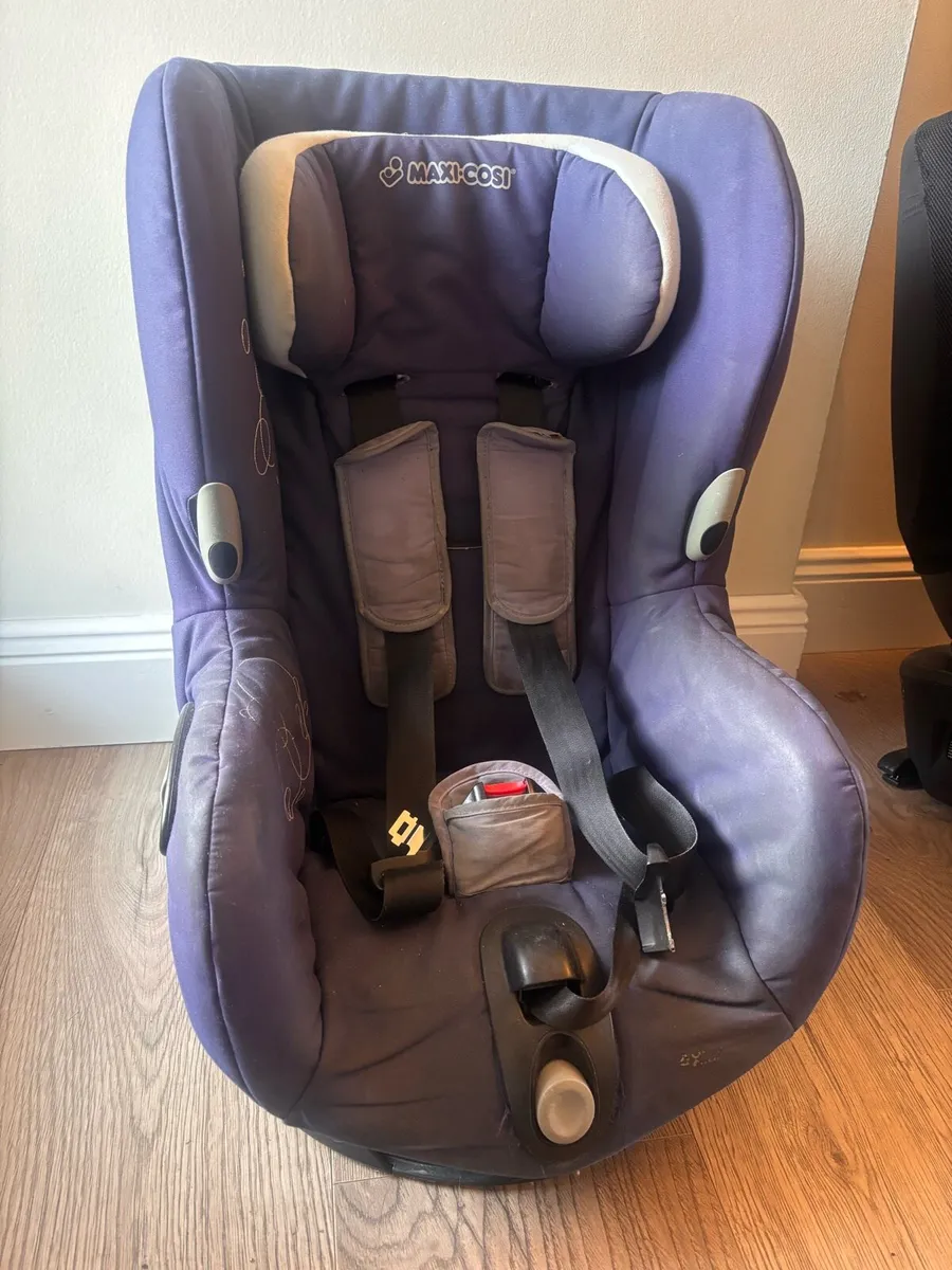 Car seat - Image 1
