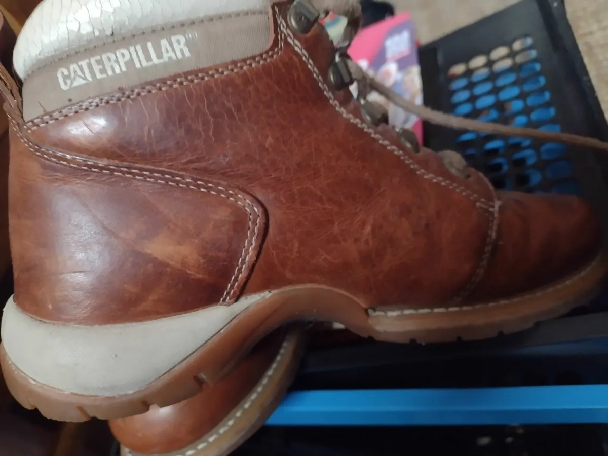 Ladies Caterpillar brown casual boots UK5 - Image 2