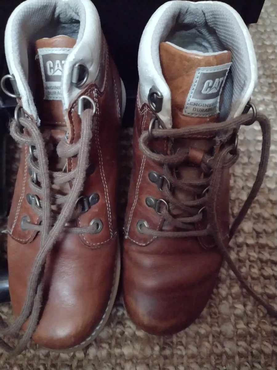 Ladies Caterpillar brown casual boots UK5 - Image 4