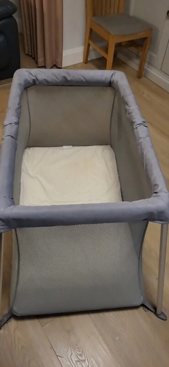 Travel cot - Image 3