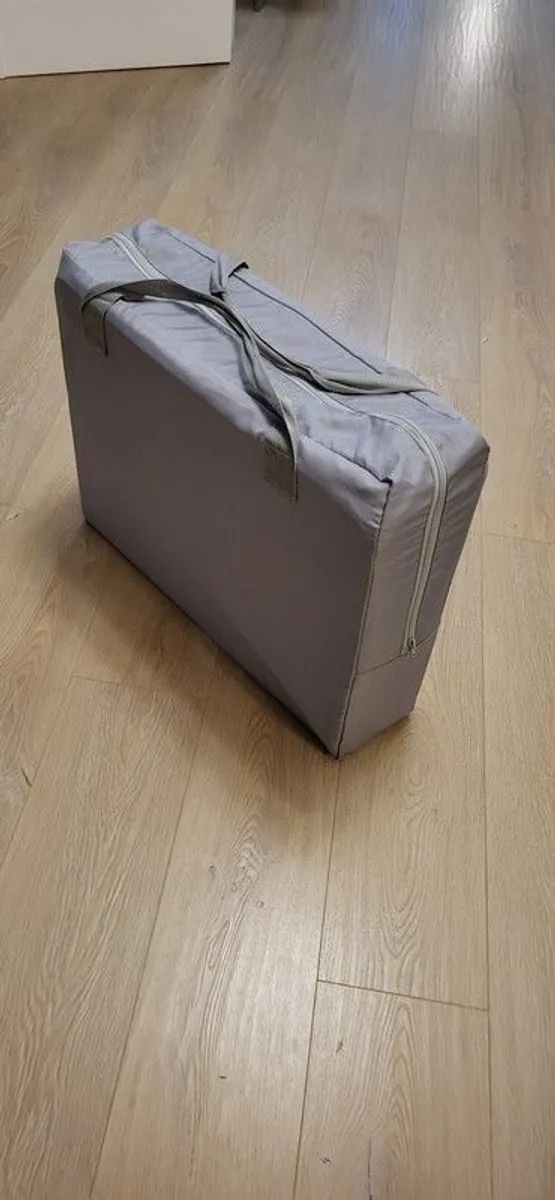 Travel cot - Image 4