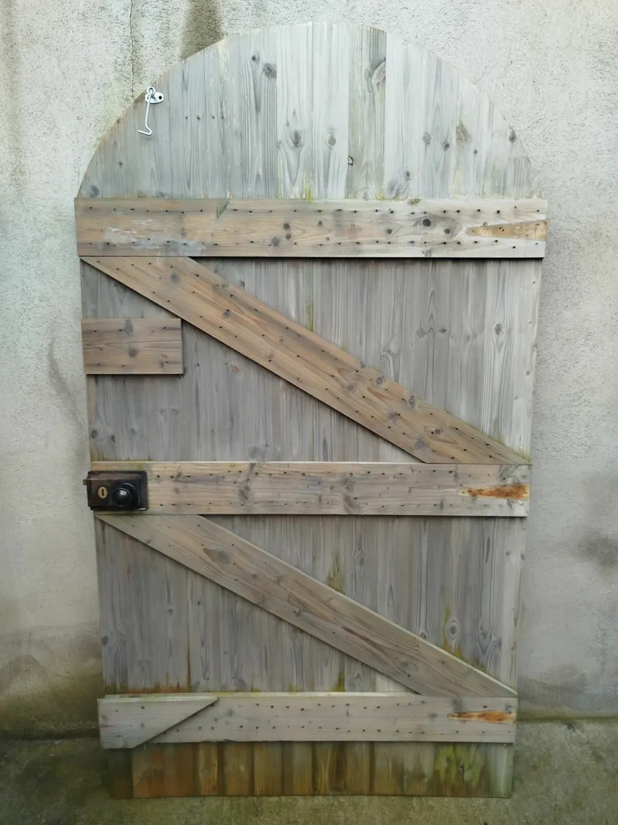 Side Gate (Free to collect) - Image 1