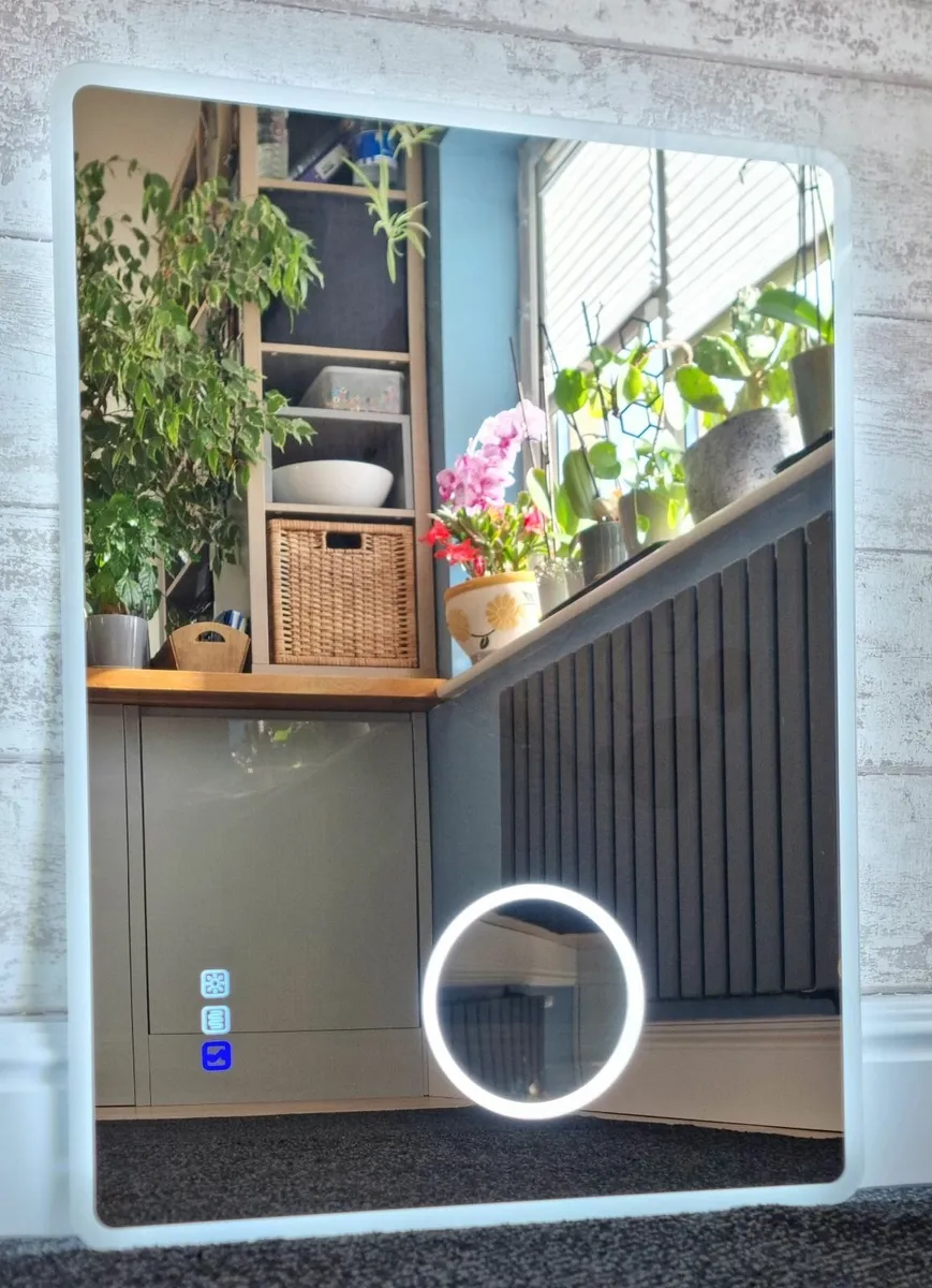 LED Bathroom Mirror Ensuite Speakers Defogger - Image 1