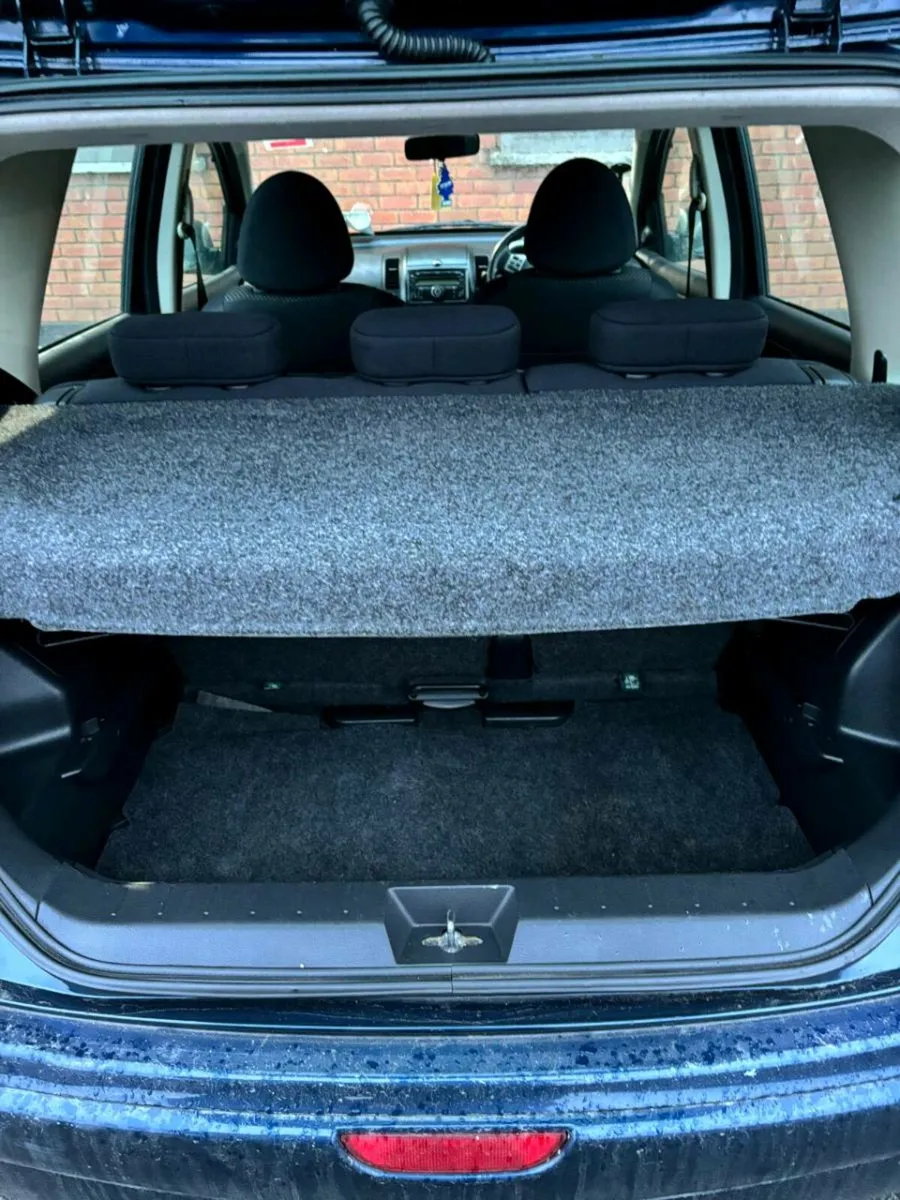 Nissan car - Image 2