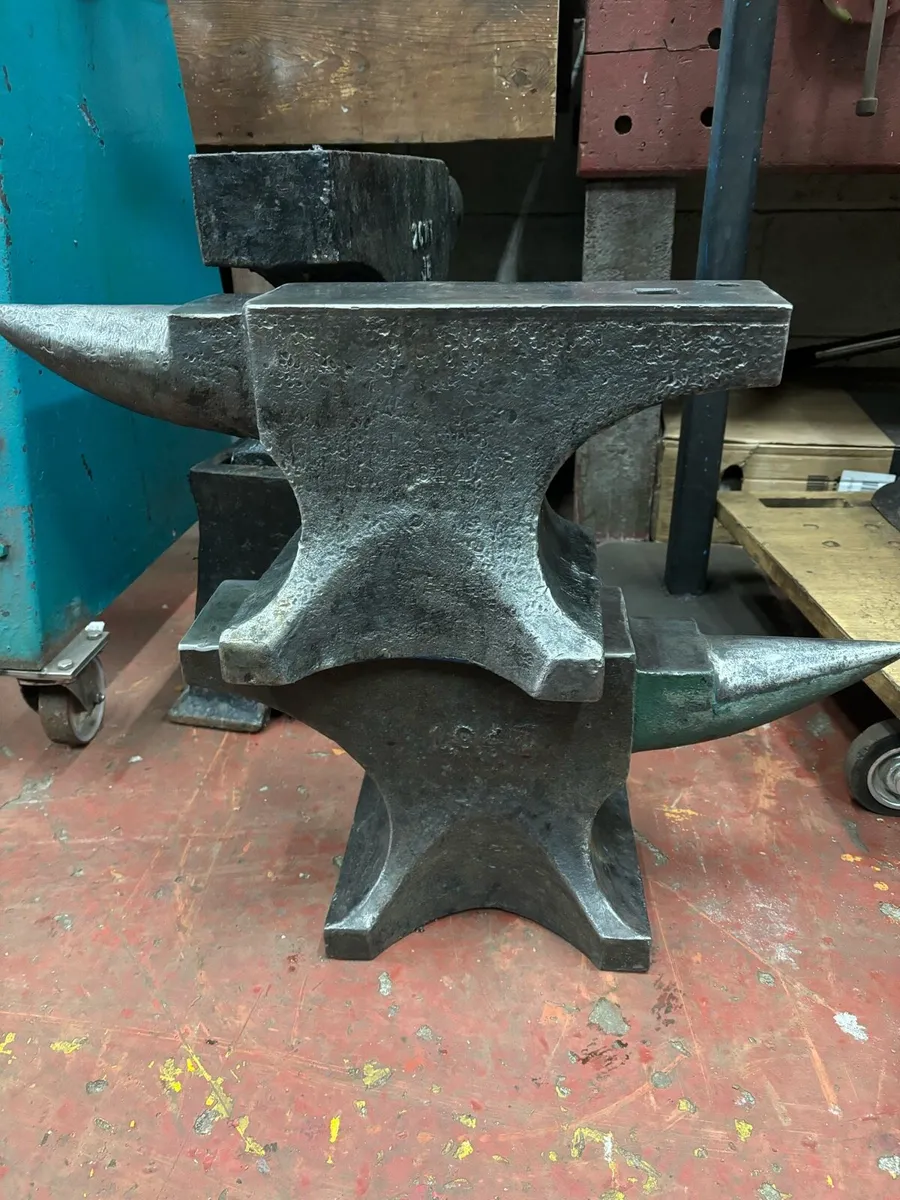 Sweedish and British anvils. - Image 3