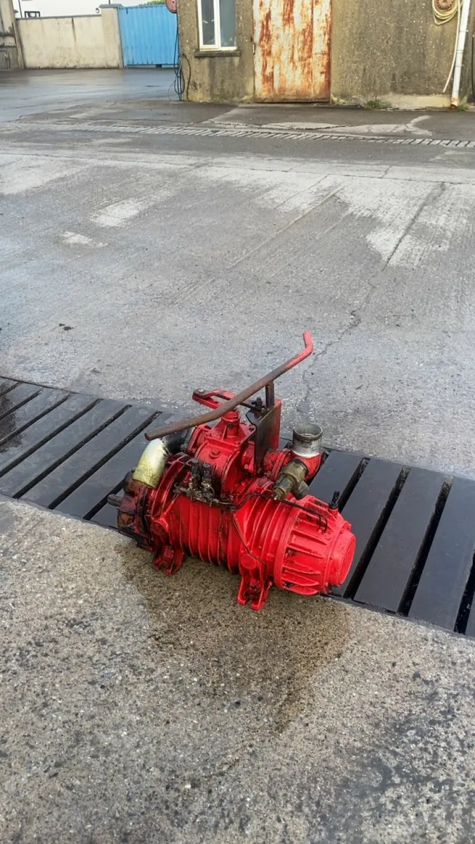 Vacuum pump 11000 - Image 2