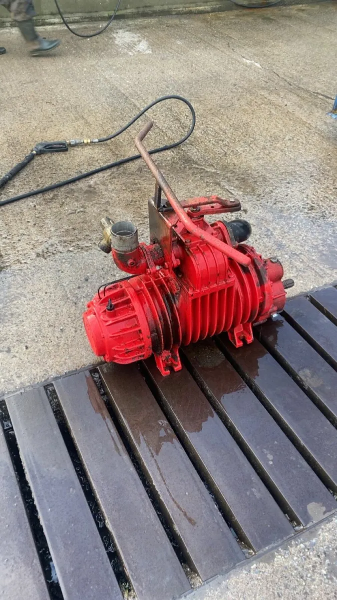 Vacuum pump 11000 - Image 3