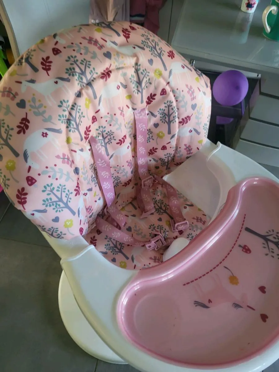 Baby girl  high chair cosatto - Image 2