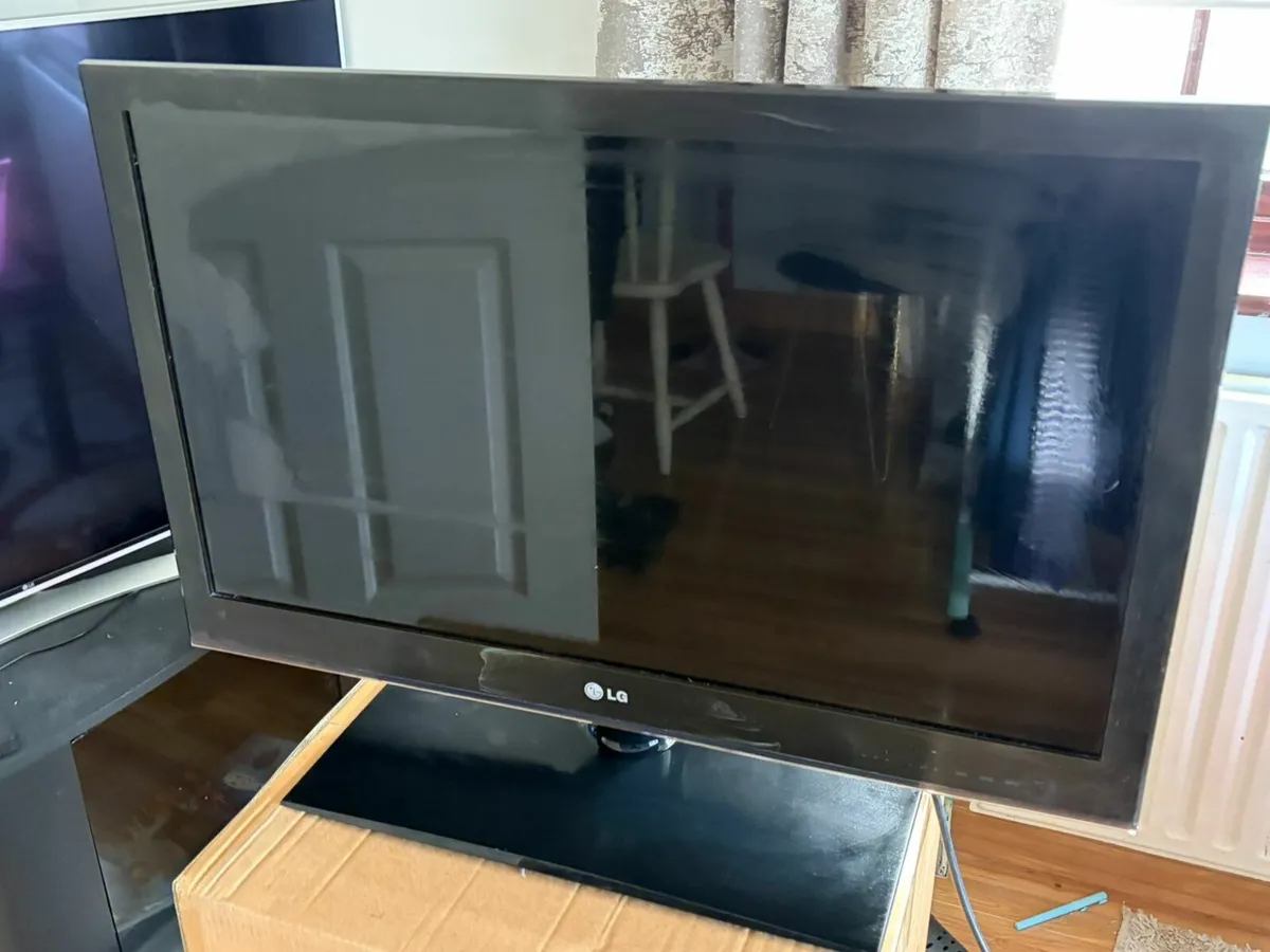 LG 32 inch Television