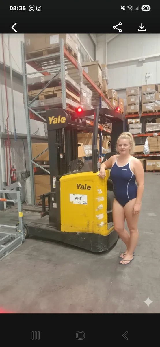 Electric  reack forklift - Image 2