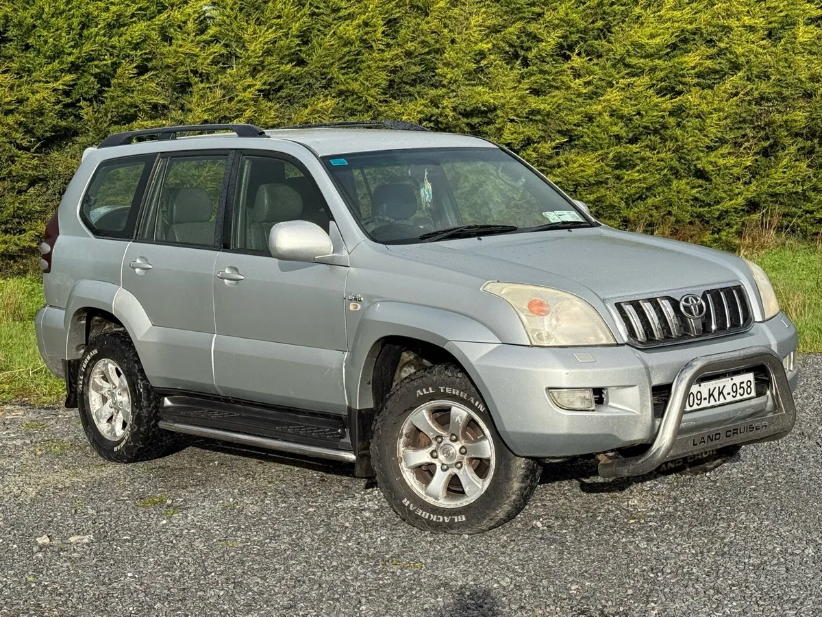 2009 Toyota Land Cruiser Crew Cab - Image 2