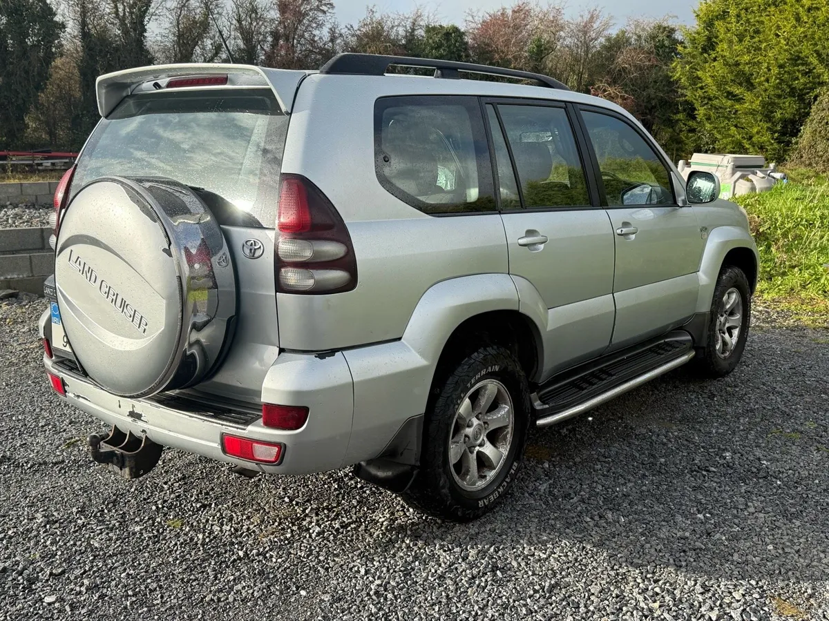 2009 Toyota Land Cruiser Crew Cab - Image 4