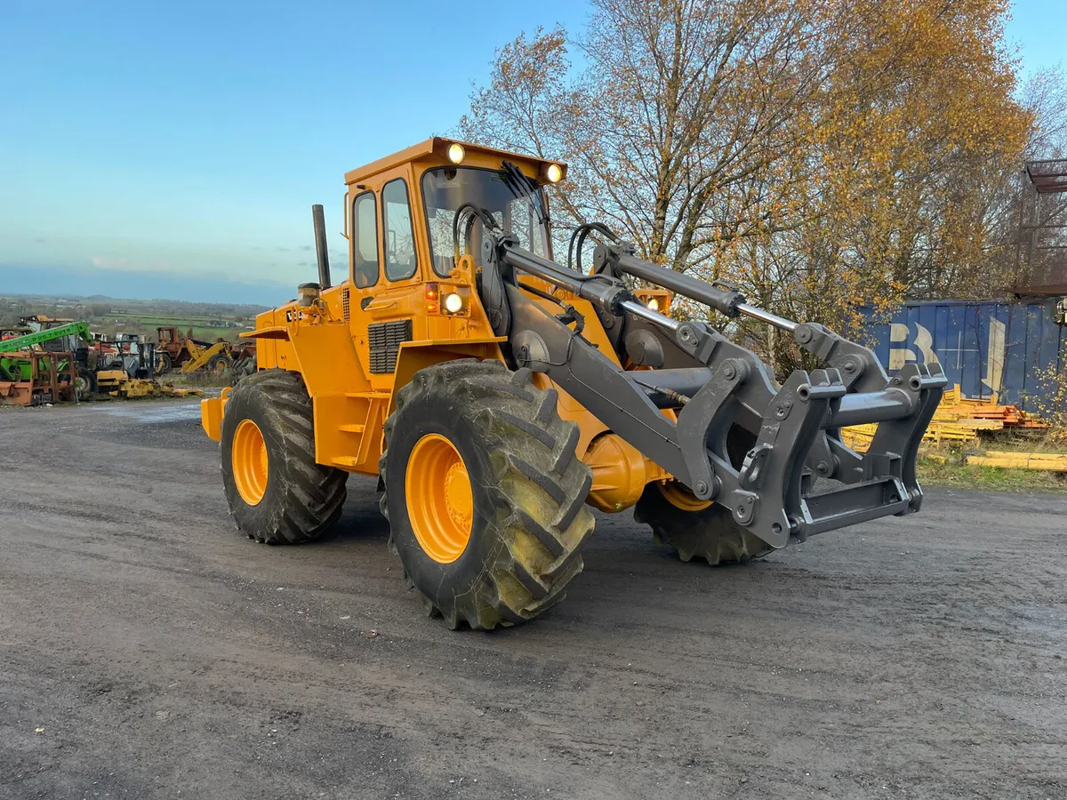 Volvo L90 Loading Shovel - Image 4
