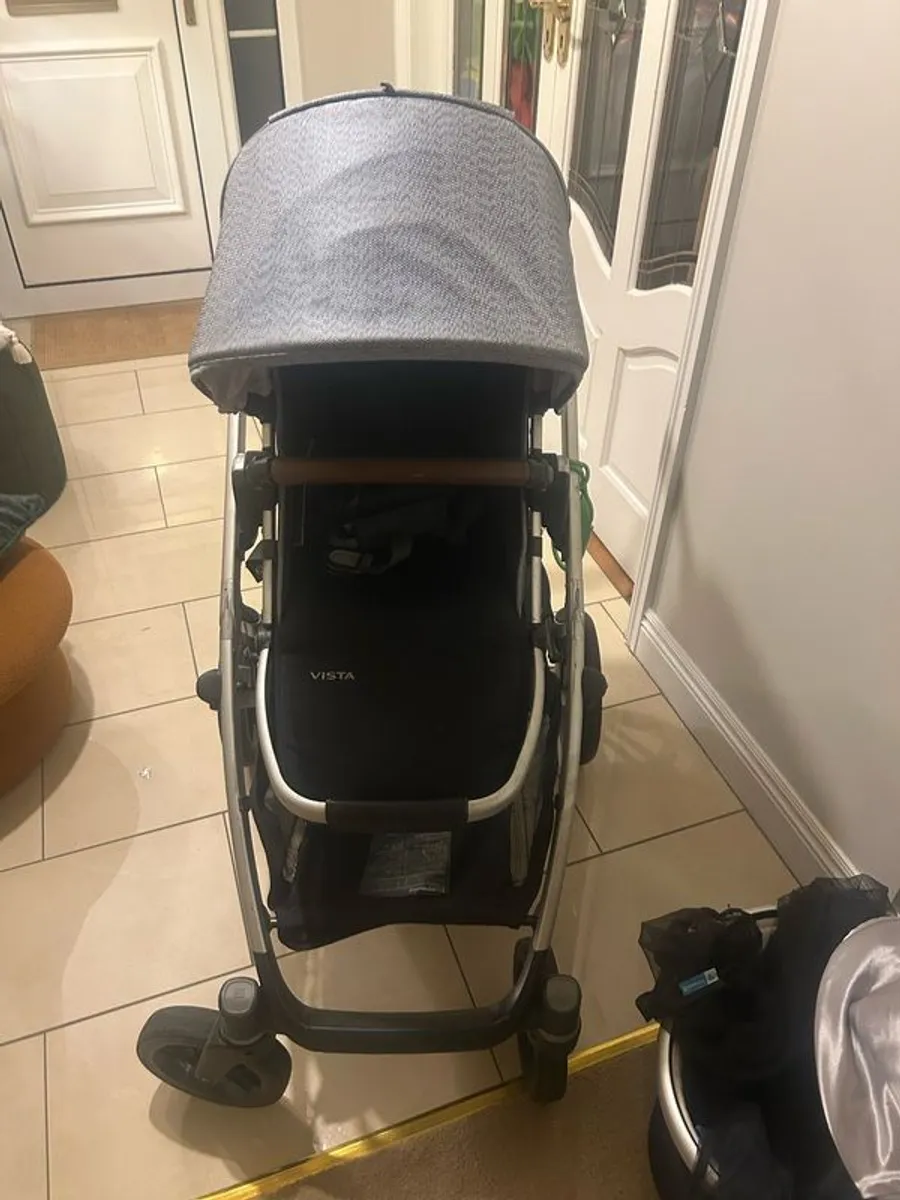 Uppababy Vista V1 Travel System - Image 3