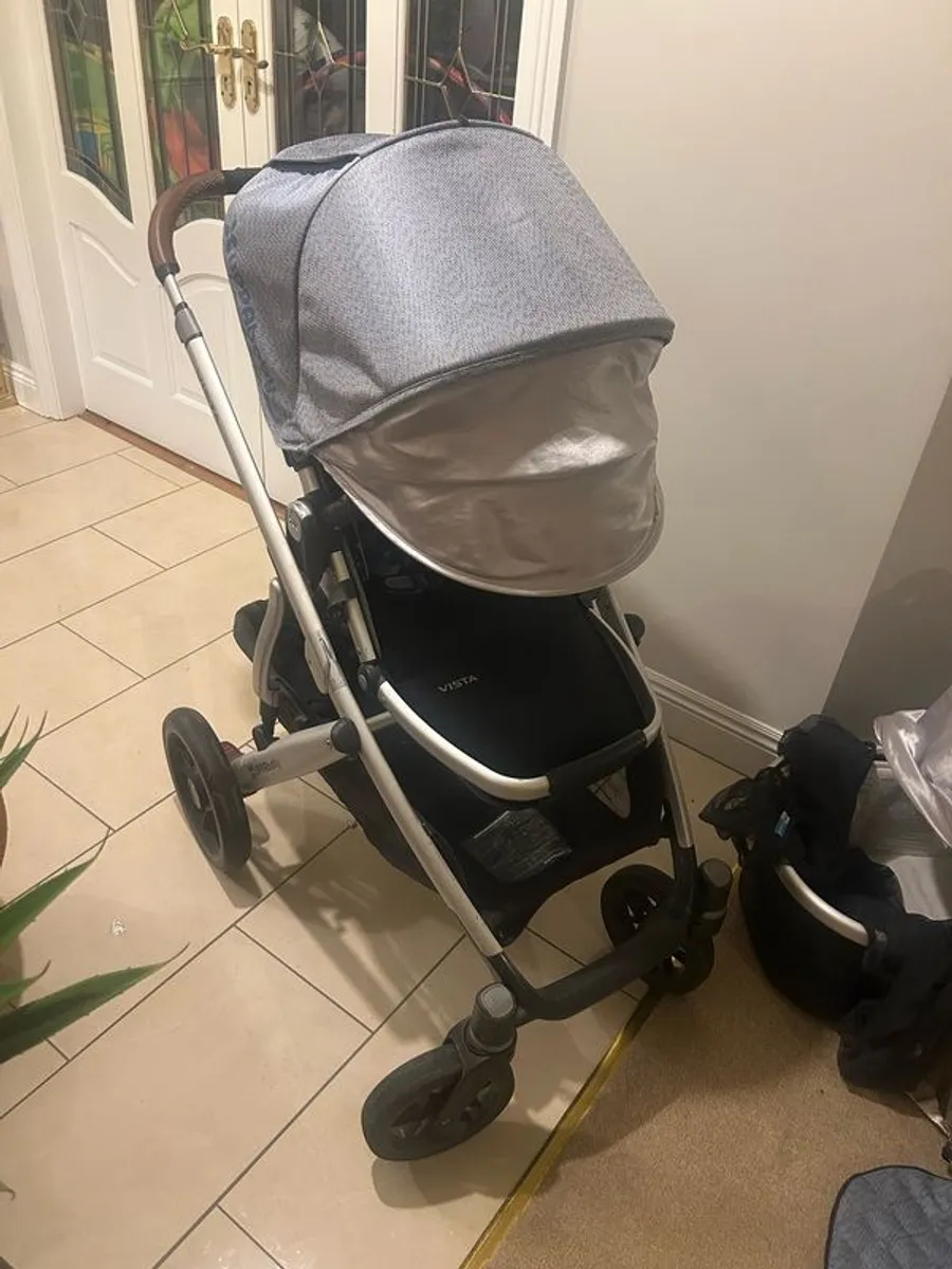 Uppababy Vista V1 Travel System - Image 4